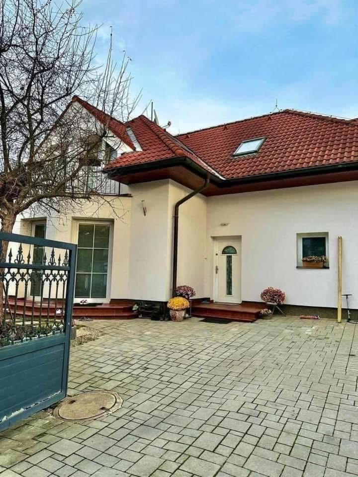 Cozy Sapa Prague